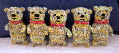 http://rs6.net/tn.jsp?t=hrw44ddab.0.0.nbp9fkcab.0&p=http://pugnotes.blogspot.com/2009/11/tutorial-easy-to-knit-teddy-bear.html&id=preview